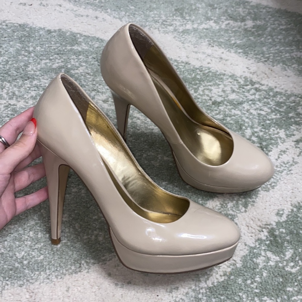 SOLD Guess Beige Heels